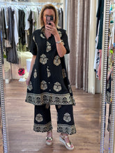 Load image into Gallery viewer, Malissa J Black Tunic 2459
