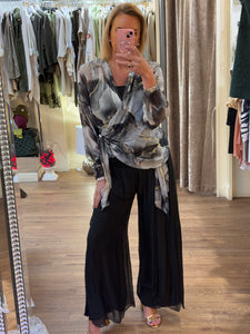 Vera Wrap Top Black