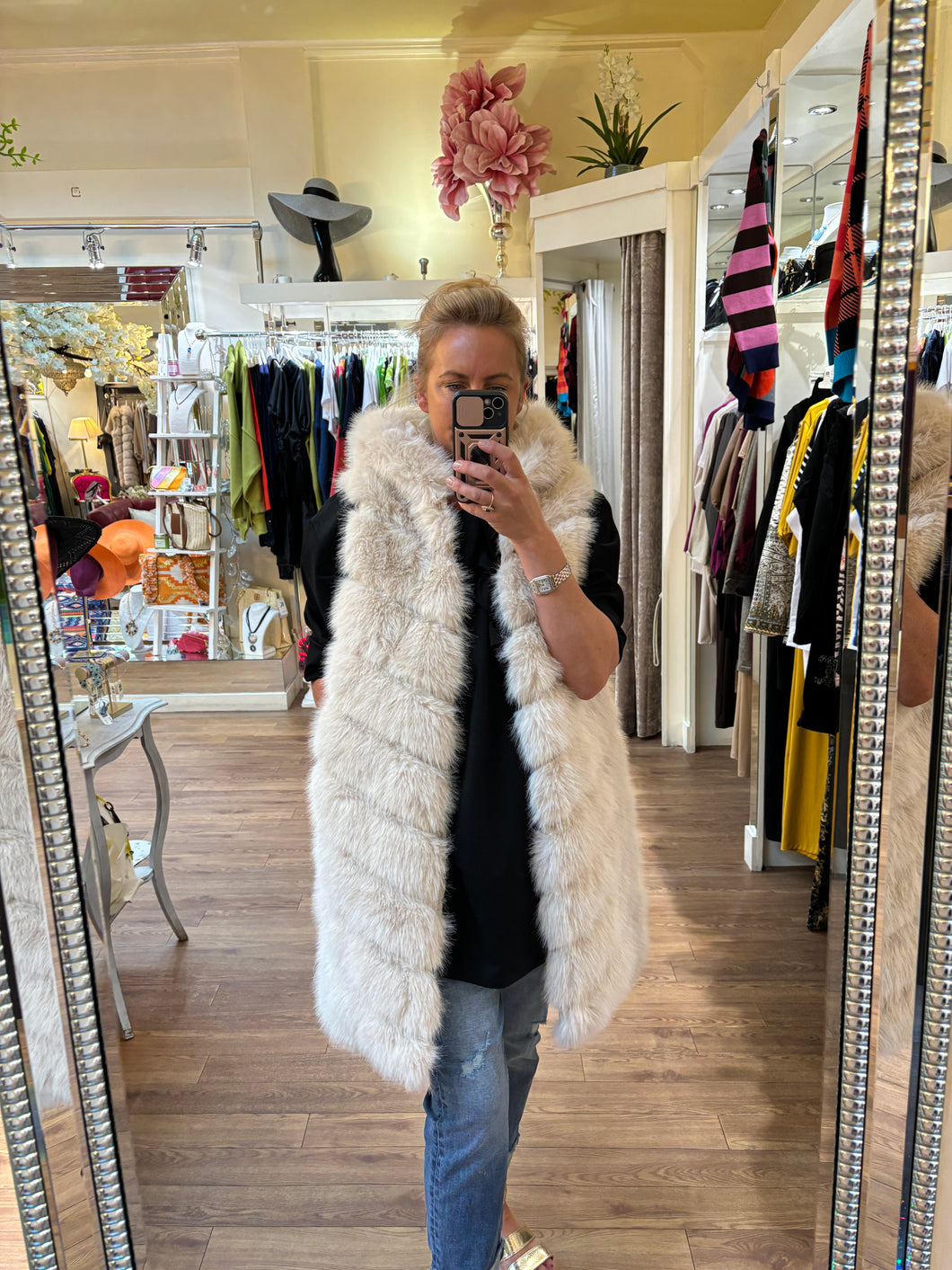Hallie Gilet