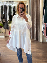 Load image into Gallery viewer, Malissa J White Shirt 2423