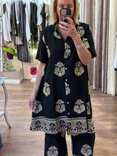 Load image into Gallery viewer, Malissa J Black Tunic 2459