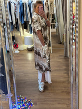 Load image into Gallery viewer, Malissa J Woven Shirt 2482
