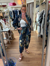 Load image into Gallery viewer, Bella Blue Floral Denim Trousers