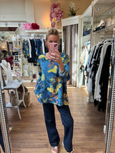 Load image into Gallery viewer, Bella blue Round Neck Top
