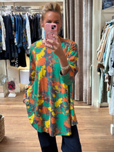 Load image into Gallery viewer, Bella Blue Scoop Neck Top