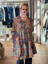 Load image into Gallery viewer, Bella Blue Velour Button Tunic