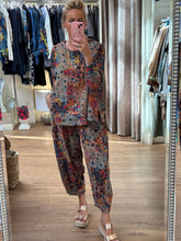 Load image into Gallery viewer, Bella Blue Velour Top