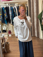 Load image into Gallery viewer, Malissa J White Bow Top wf2650