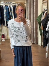 Load image into Gallery viewer, Malissa J Star top White wf2651