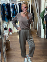 Load image into Gallery viewer, Malissa J Casual Trousers wf2484