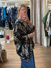 Load image into Gallery viewer, Malissa J Stone/Black Top ash 35