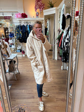 Load image into Gallery viewer, Swirl Pattern Jacket Cream