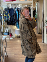 Load image into Gallery viewer, Swirl Pattern Jacket Brown