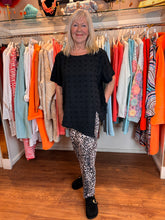 Load image into Gallery viewer, Malissa J Bobble Top Black wf2757