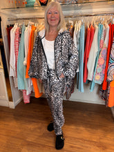 Load image into Gallery viewer, Malissa J Leopard Trousers wf2766