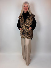 Load image into Gallery viewer, Malissa J Leopared Print Waistcoat wf2743a