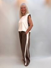 Load image into Gallery viewer, Malissa J Sleeveless Tee wf2830